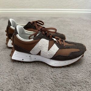 New Balance 327 - Brown Sz 7